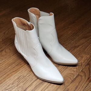Women's White Ankle Boots By Indigo Rd.